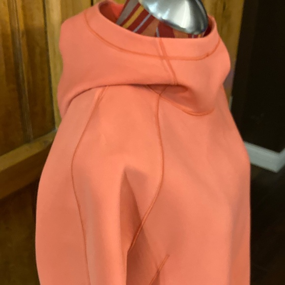 Lululemon Airwrap hoodie - Picture 9 of 13